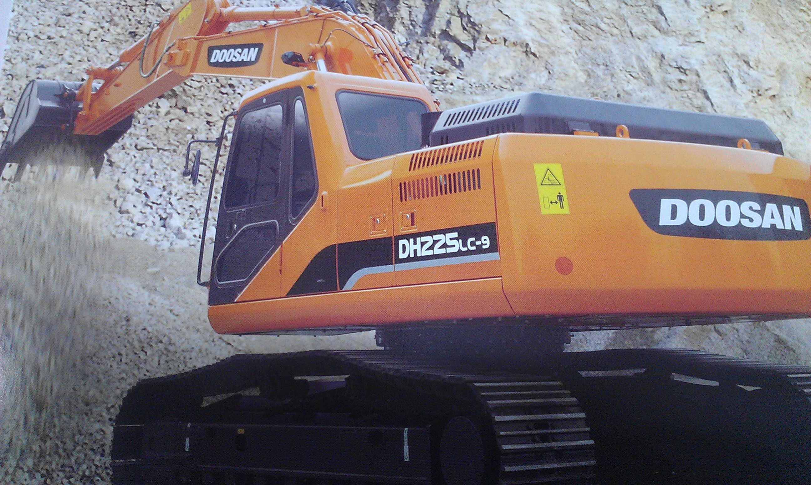斗山DH225LC-9挖掘机