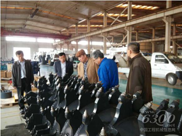 机械工业经济管理研究院院长到<a href=//product.d1cm.com/brand/degong/ target=_blank>德工</a>参观调研