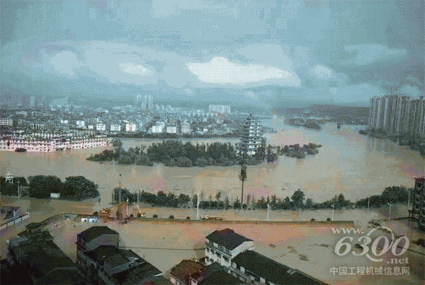 抗洪抢险纪实 | 危难时刻 <a href=//product.d1cm.com/brand/zoomlion/ target=_blank>中联</a>重科ZTC800V挺身而出！ 