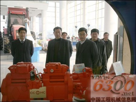 察看展厅