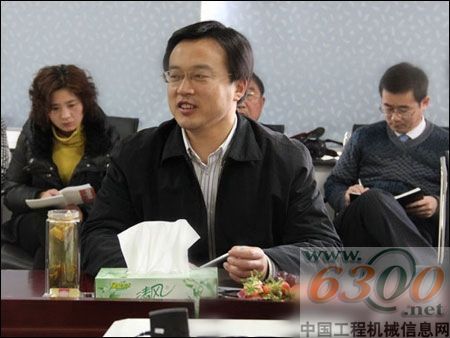 庆虎做重要讲话