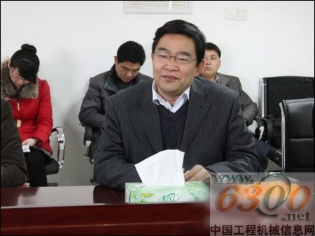 庆虎做重要讲话